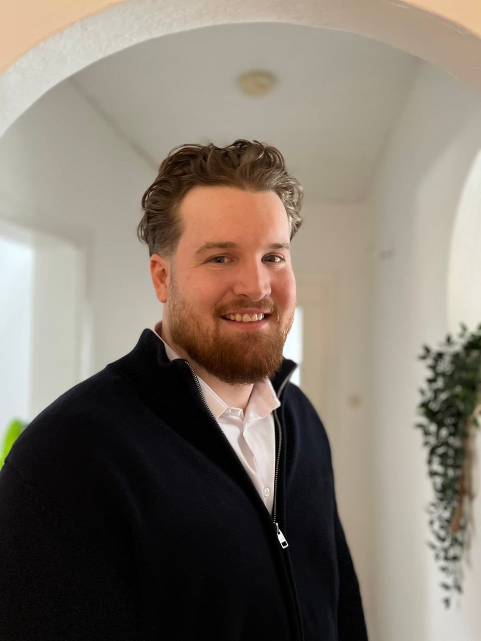 Christopher Hellstern, Gründer von helly systems